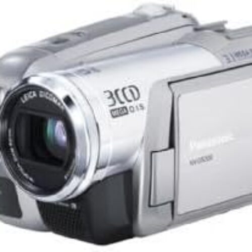 Panasonic NV-GS300B Digital Camcorder 3 x CCD (10 x Optical,3.1MP Stills, 2.7″ Wide LCD, DV in/out)
