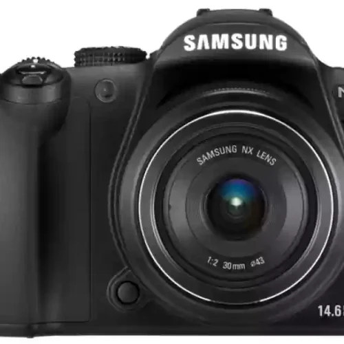 SAMSUNG NX 10 (Body with 18-55 mm Lens) Body with 18-55 mm Lens Mirrorless Camera  (Black)